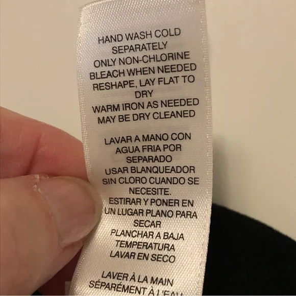 Chico’s Cotton Knit Fringe Triangle Wrap - Picture 5 of 6